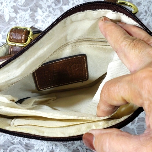 Relic Beautiful Butterfly Medium Purse /Bag Cream Tone & Brown Accents. - Picture 11 of 17
